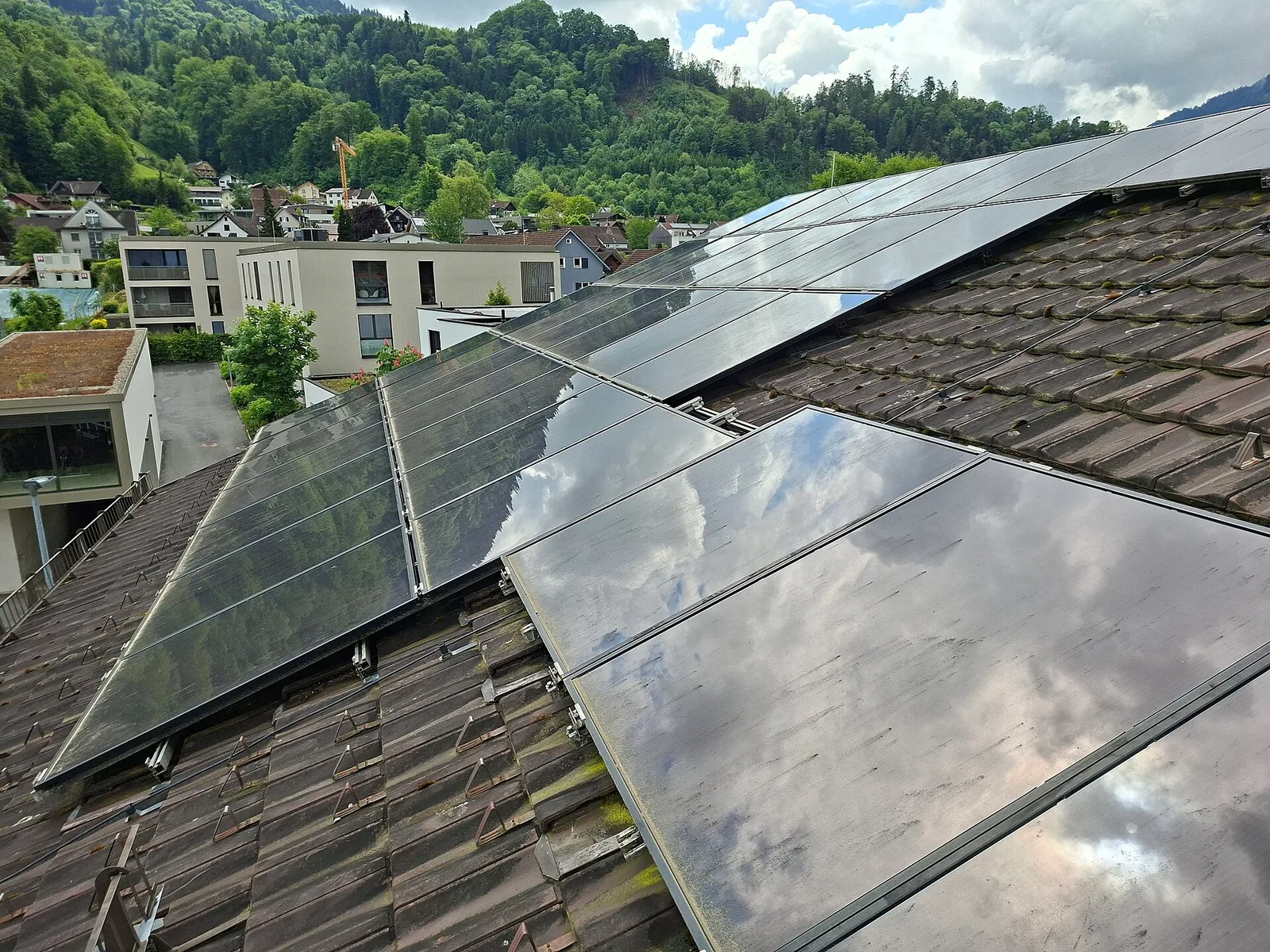 Nettoyage panneaux solaires 2026 : prix et gain réel