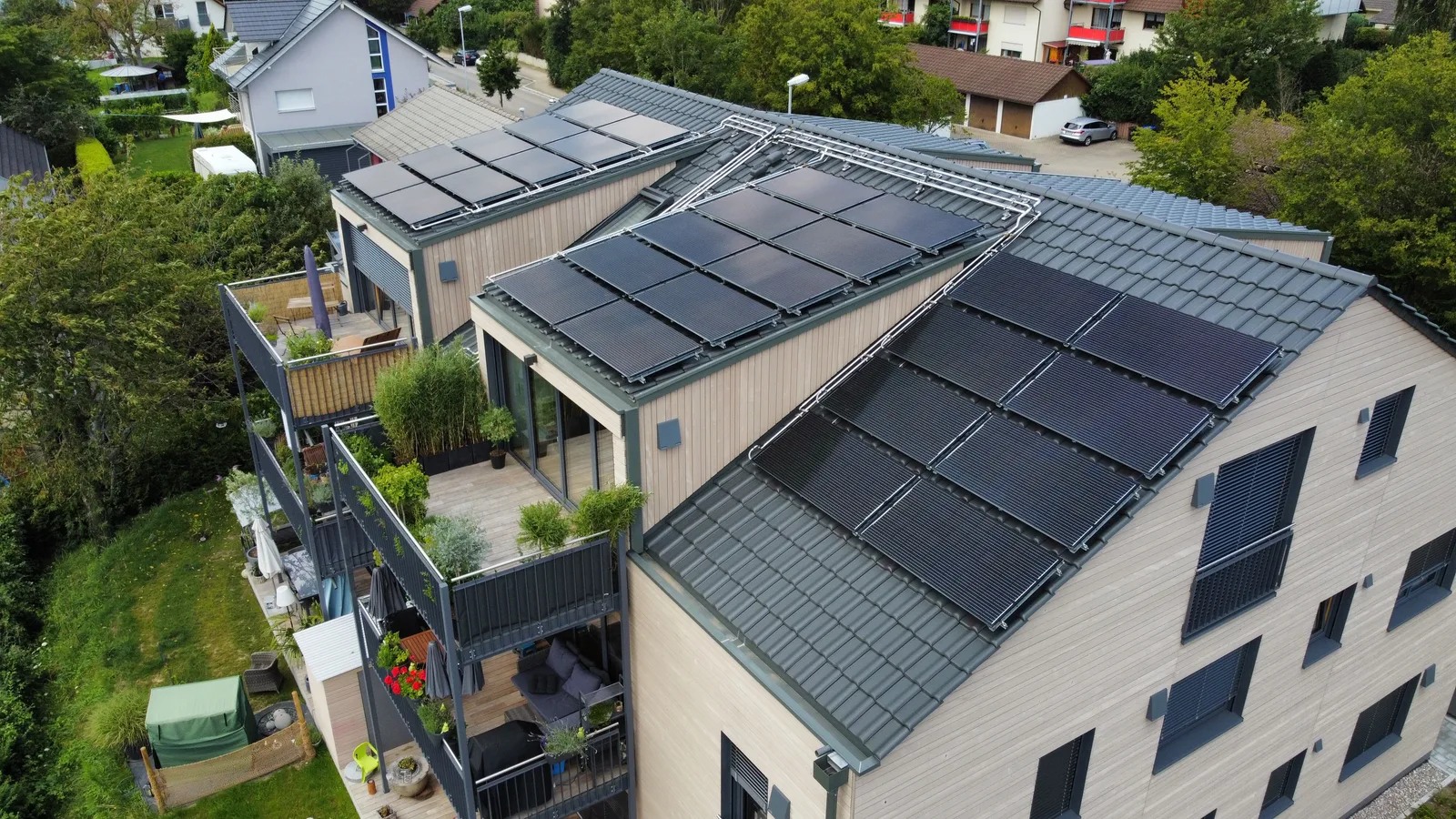 Panneaux aérovoltaïques 2026 : prix, avis et aides réelles
